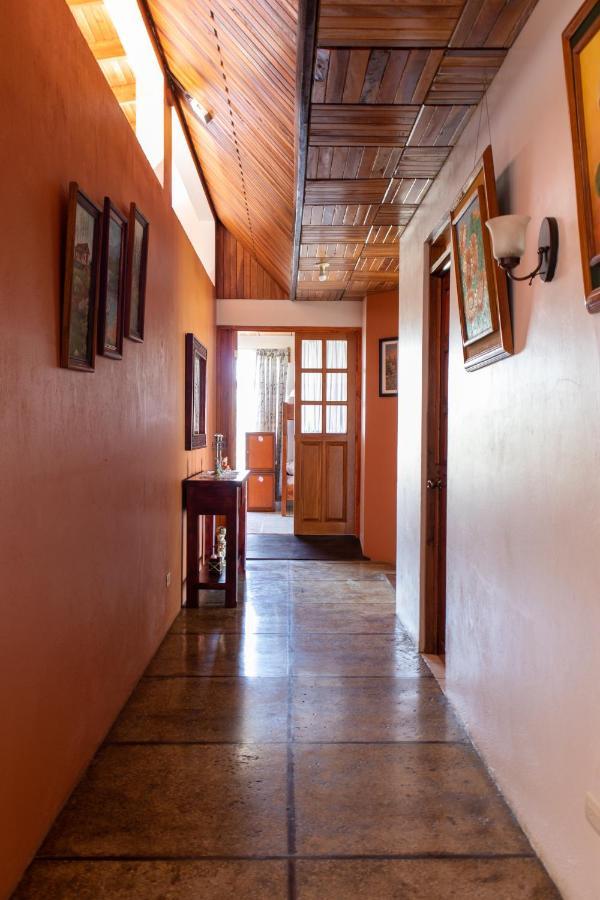 Hostel Bouganvilia Bed And Breakfast San Ramón Eksteriør bilde