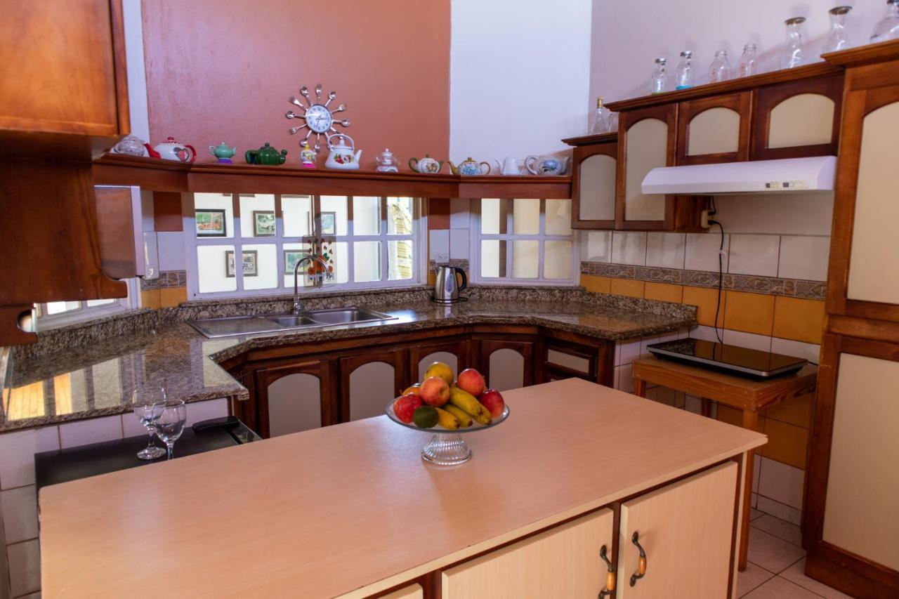 Hostel Bouganvilia Bed And Breakfast San Ramón Eksteriør bilde