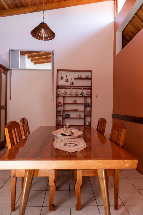 Hostel Bouganvilia Bed And Breakfast San Ramón Eksteriør bilde