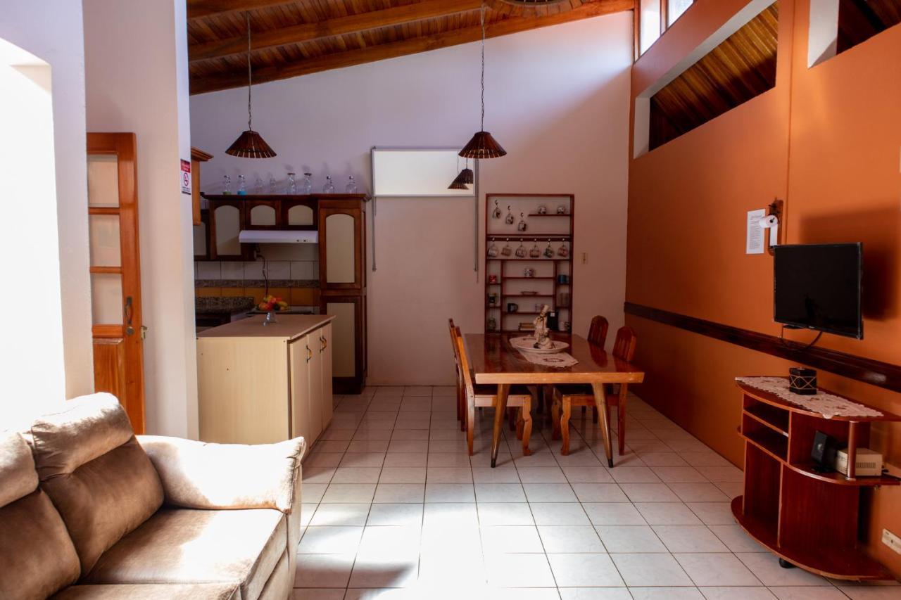 Hostel Bouganvilia Bed And Breakfast San Ramón Eksteriør bilde